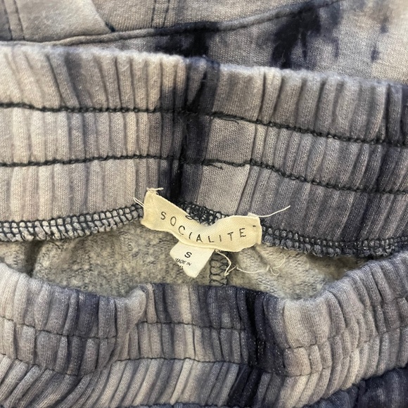 Matching Sweatsuit - Picture 3 of 4